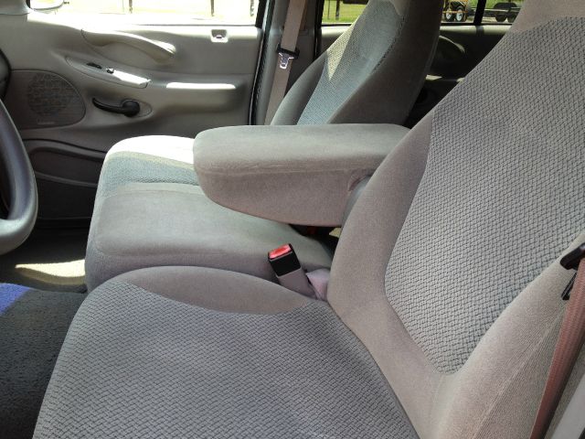 Ford Expedition 2001 photo 3