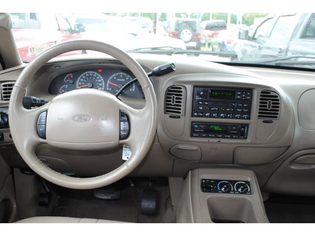 Ford Expedition 2001 photo 3