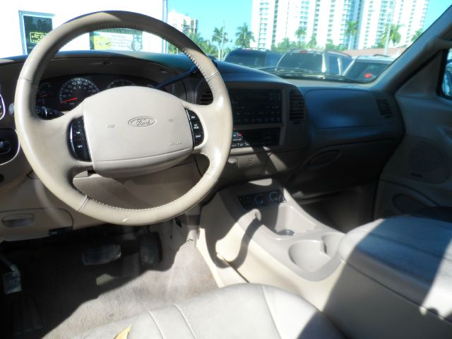 Ford Expedition 2001 photo 4