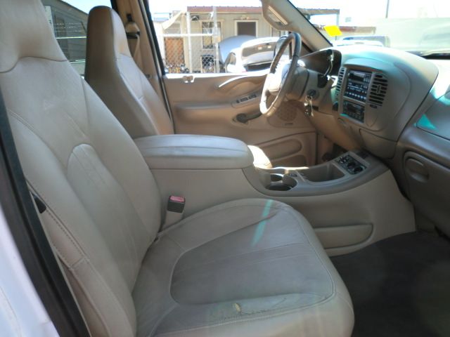 Ford Expedition E320 - Extra Sharp SUV