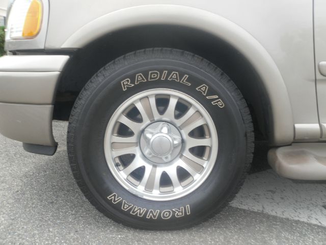 Ford Expedition 2001 photo 4