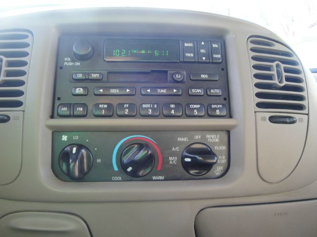 Ford Expedition 2001 photo 15