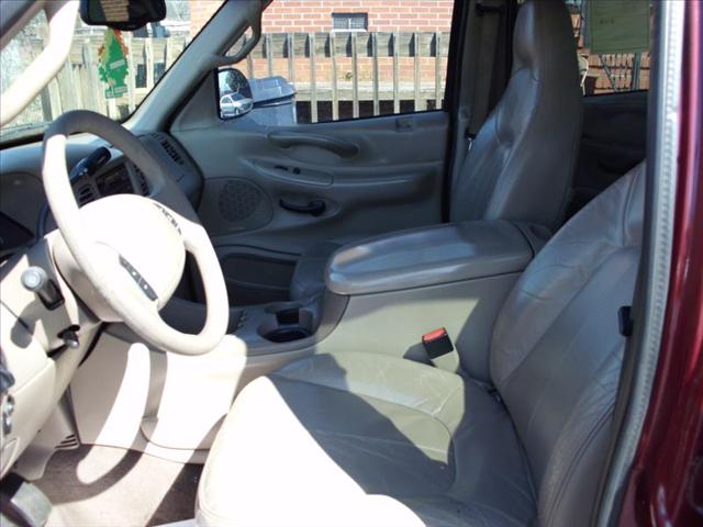 Ford Expedition 2001 photo 2