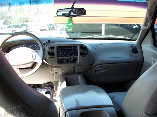 Ford Expedition 2001 photo 4
