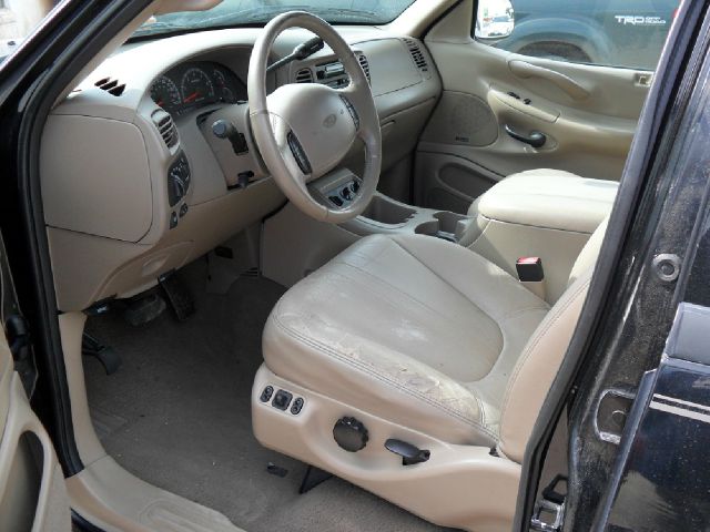 Ford Expedition 2001 photo 2