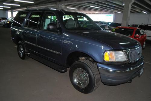 Ford Expedition 2002 photo 2