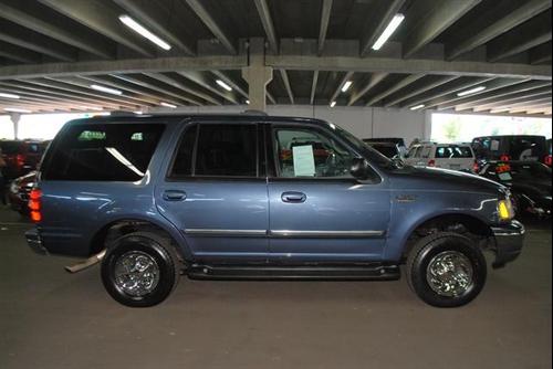 Ford Expedition 2002 photo 3