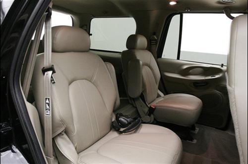 Ford Expedition 2002 photo 1