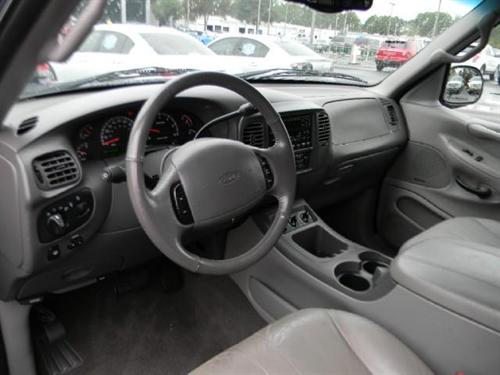 Ford Expedition 2002 photo 1