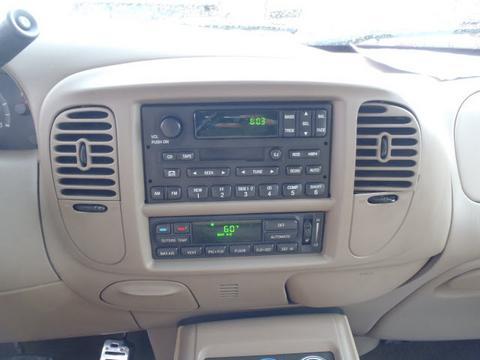 Ford Expedition 2002 photo 1