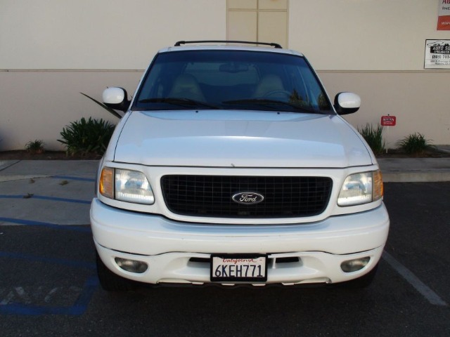 Ford Expedition 2002 photo 4