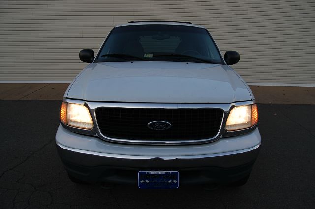 Ford Expedition 2002 photo 3