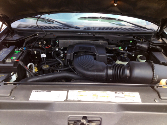 Ford Expedition 2002 photo 2