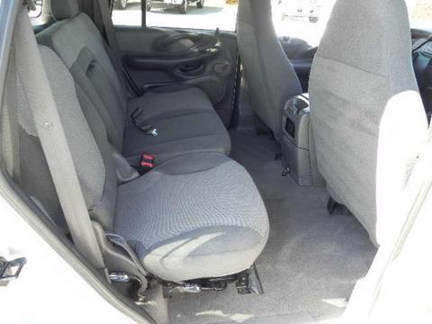 Ford Expedition 2002 photo 1