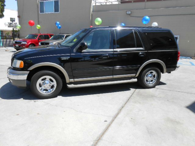Ford Expedition 2002 photo 2