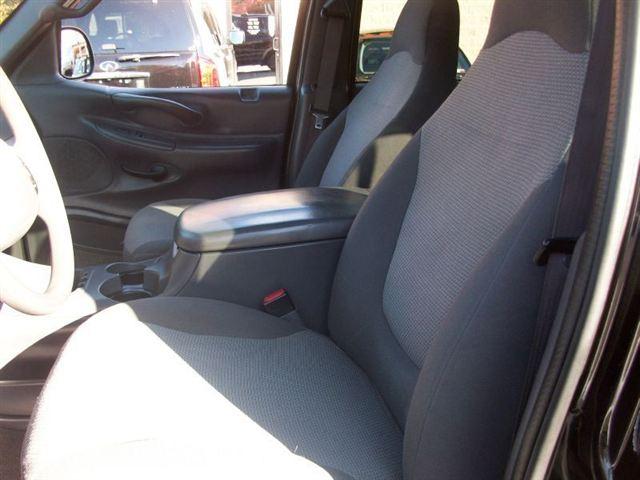 Ford Expedition 2002 photo 1