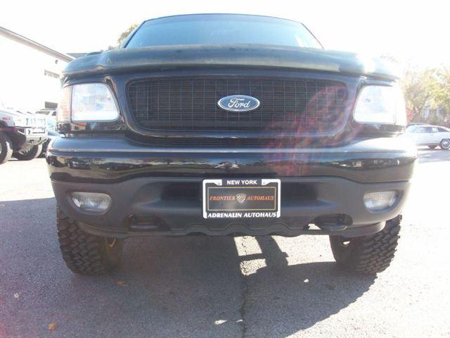 Ford Expedition 2002 photo 5