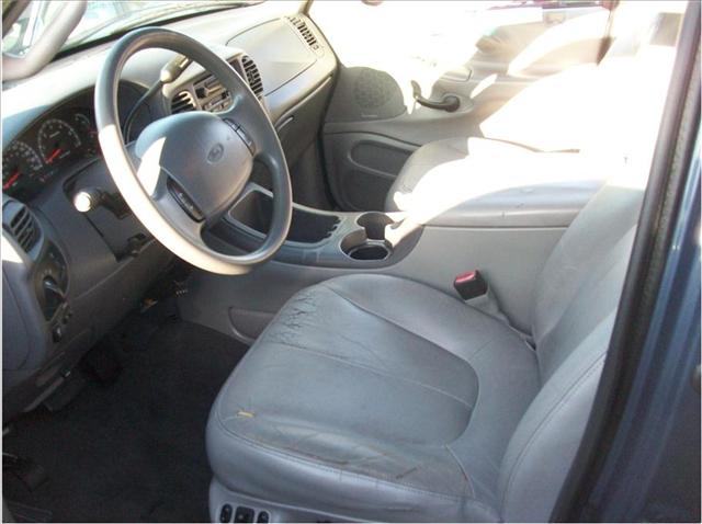 Ford Expedition 2002 photo 3