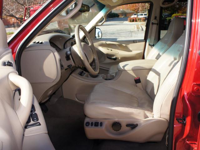 Ford Expedition 2002 photo 3