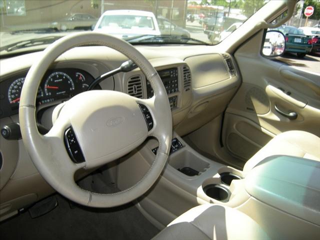 Ford Expedition 2002 photo 3