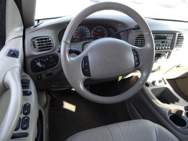Ford Expedition 2002 photo 4