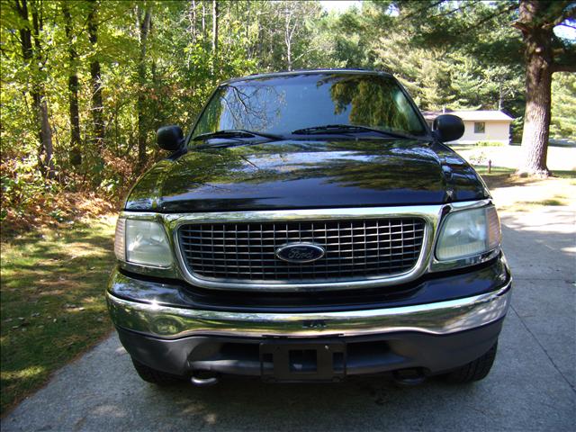 Ford Expedition 2002 photo 1