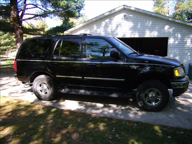 Ford Expedition 2002 photo 2