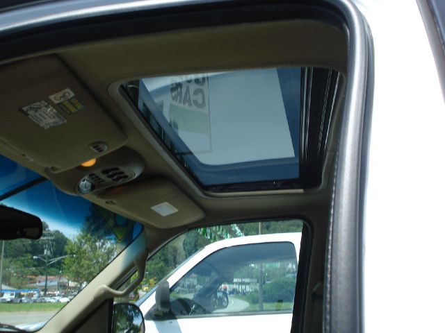 Ford Expedition E320 - Extra Sharp SUV