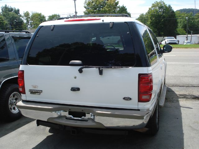 Ford Expedition 2002 photo 2
