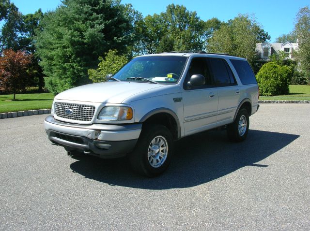Ford Expedition 2002 photo 3