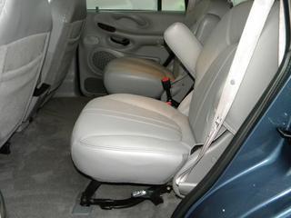 Ford Expedition 2002 photo 2