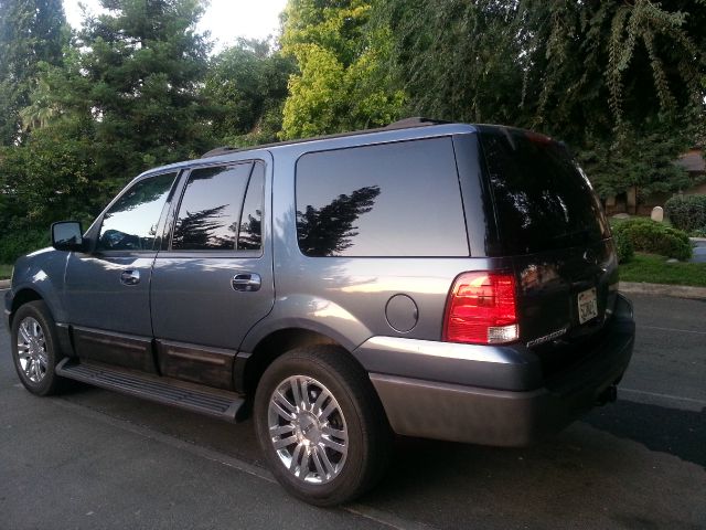 Ford Expedition 2003 photo 2