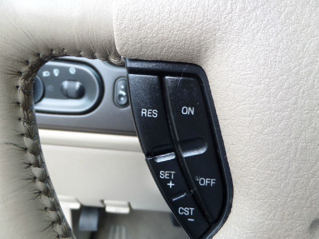 Ford Expedition 2003 photo 36