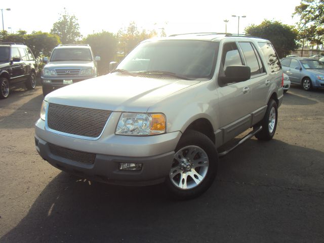 Ford Expedition Xe-v6 4x4 SUV