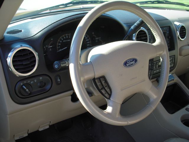 Ford Expedition 2003 photo 1