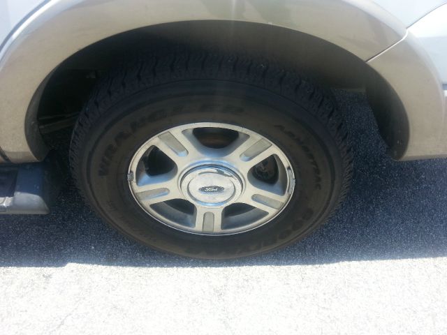 Ford Expedition 2003 photo 4