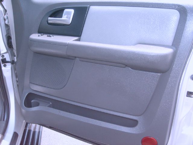 Ford Expedition 2003 photo 13