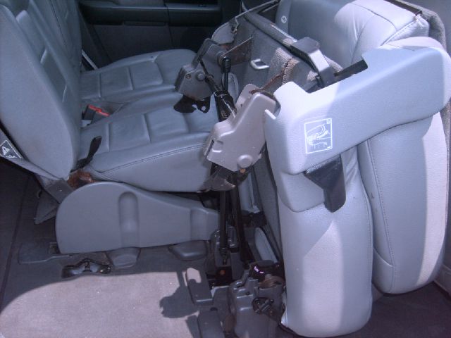 Ford Expedition 2003 photo 2