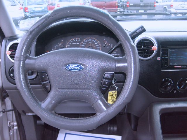 Ford Expedition 2003 photo 27