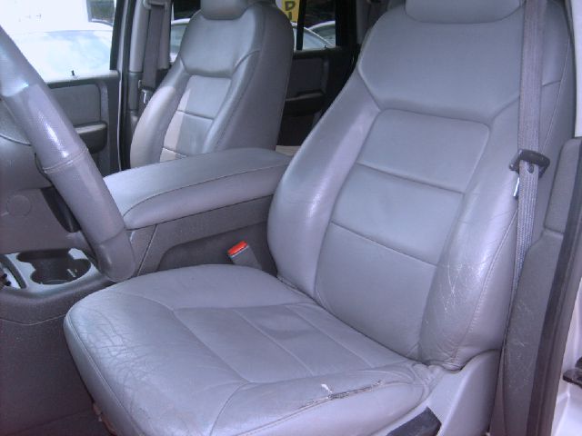 Ford Expedition 2003 photo 32