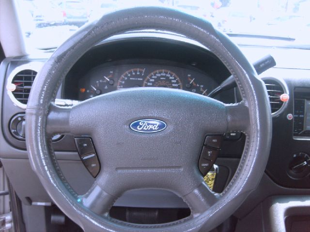 Ford Expedition 2003 photo 4