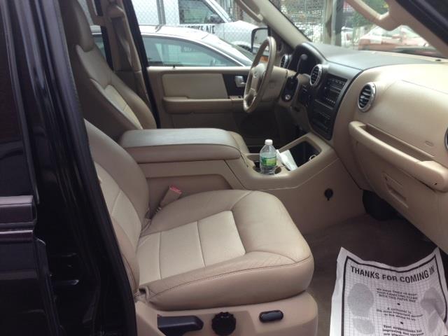 Ford Expedition 2003 photo 2