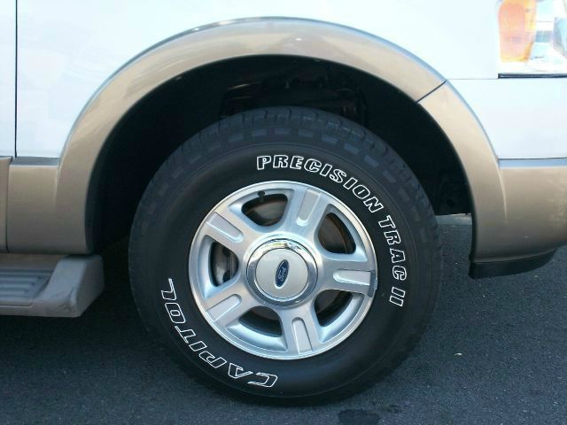 Ford Expedition 2003 photo 1