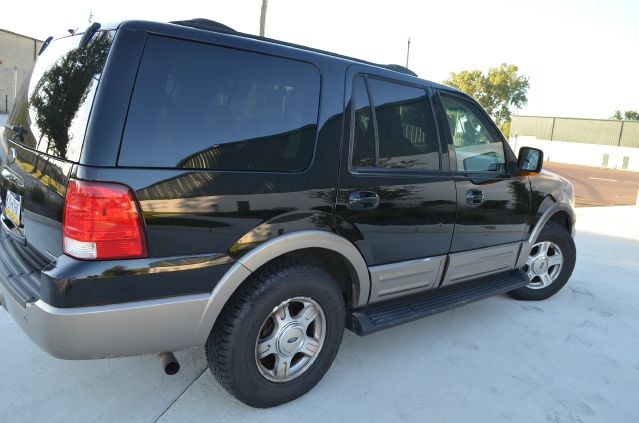 Ford Expedition E320 - Extra Sharp SUV