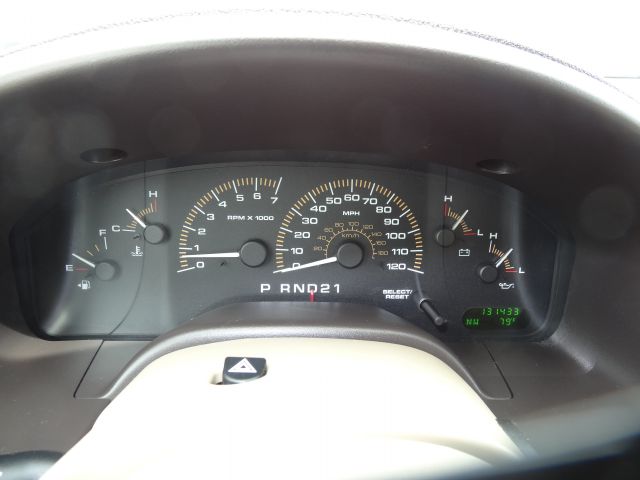 Ford Expedition 2003 photo 1