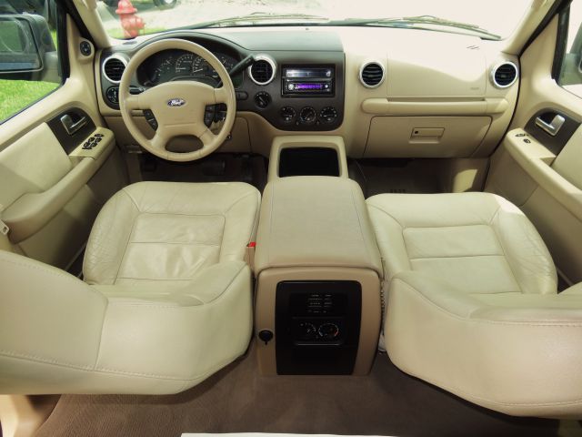 Ford Expedition 2003 photo 20
