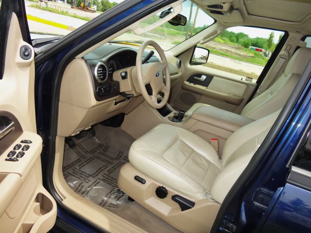 Ford Expedition 2003 photo 23