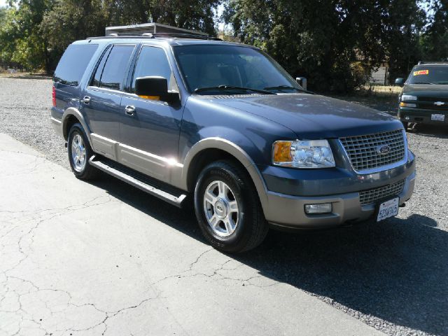Ford Expedition E320 - Extra Sharp SUV