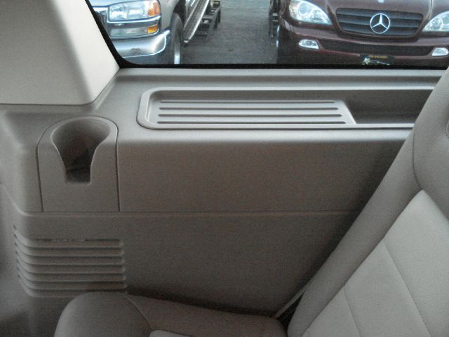 Ford Expedition 2003 photo 29