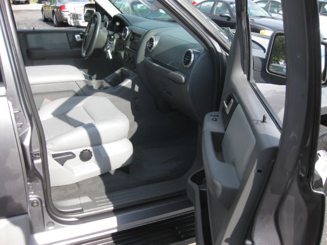 Ford Expedition 2003 photo 1